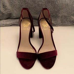 Red velvet Vince Camuto heels size 8.5